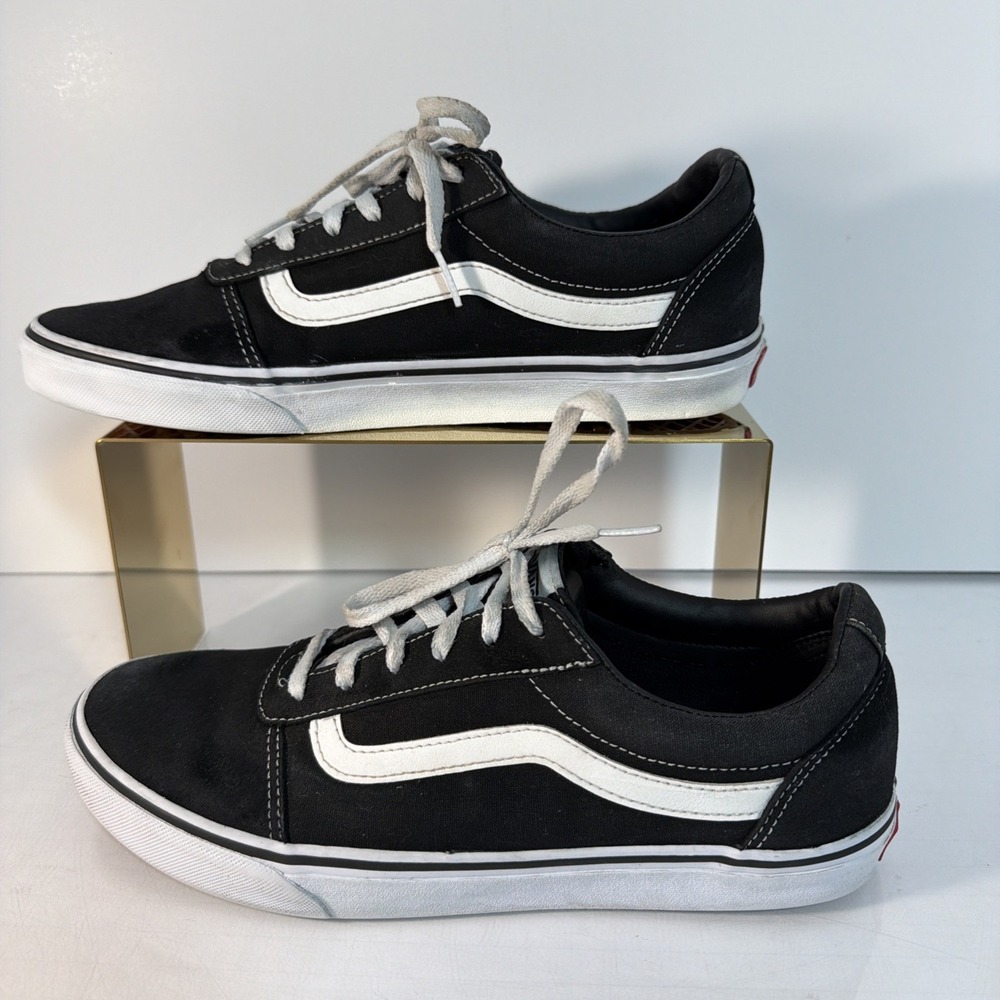 Vans Ward Low Top Skater Sneaker Women's Black Canvas Lace-Up Comfort Size 10.5